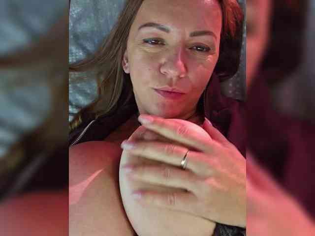 MilaSavory webcam