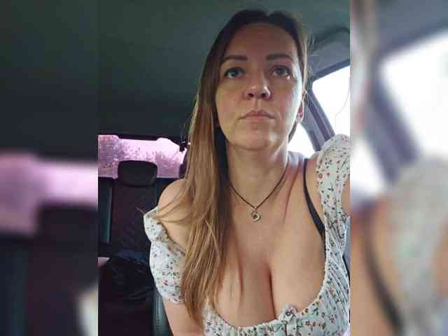 MilaSavory webcam