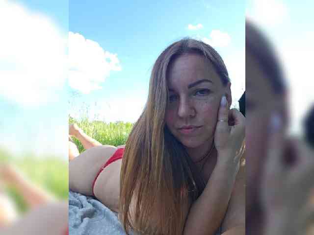 MilaSavory webcam