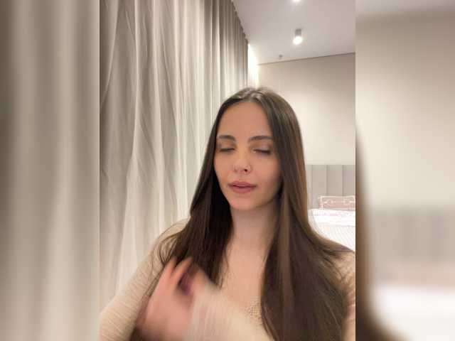 Cherry_s live cam preview