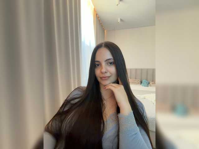 le modèle Cherry_s est en webcam porno dans un show sur le site bongacams, il possède les tags suivants: White/Caucasian,Brunette,Shaved