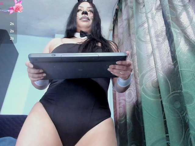 Charlottee91 live cam on BongaCams