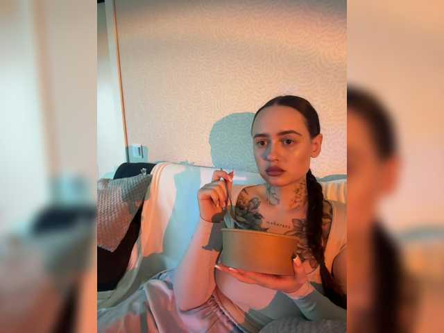 OriginalHOOLi's BongaCams show and profile