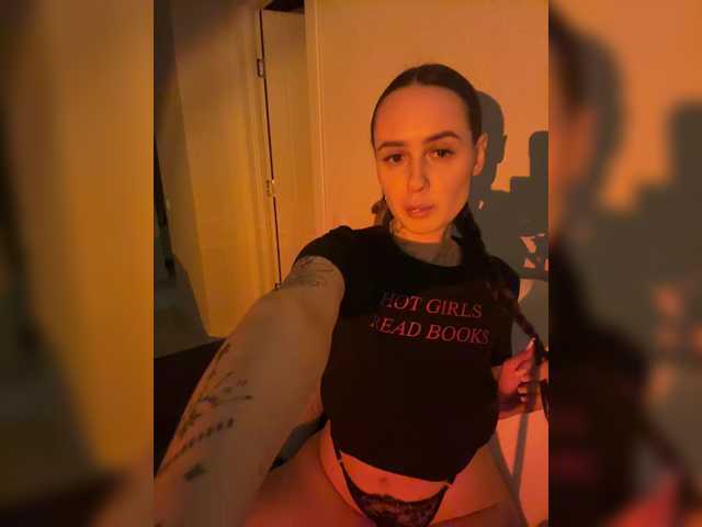 OriginalHOOLi's BongaCams show and profile