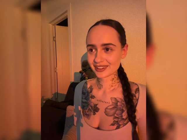 OriginalHOOLi's BongaCams show and profile