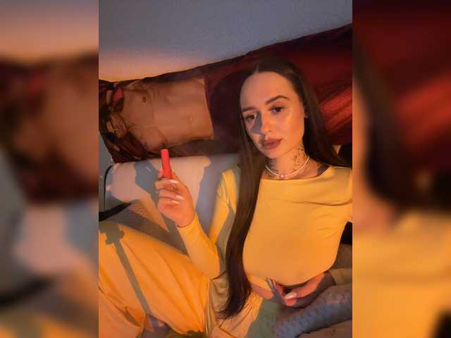 OriginalHOOLi live cam on BongaCams