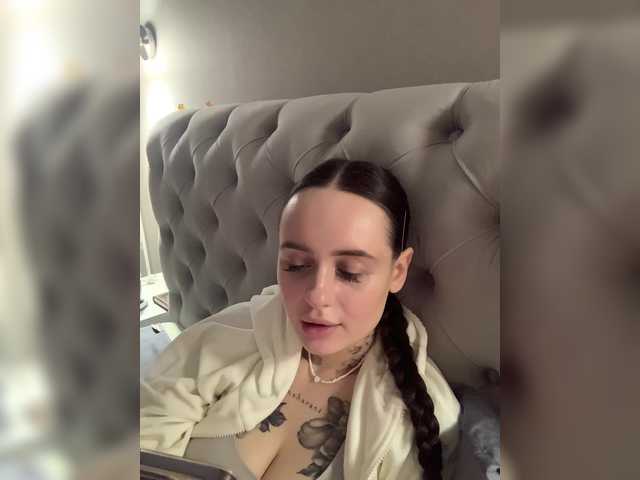 OriginalHOOLi live cam on BongaCams