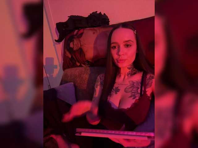 OriginalHOOLi live cam on BongaCams