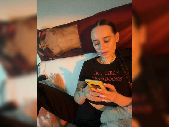 OriginalHOOLi live cam on BongaCams