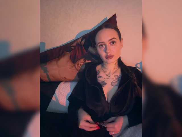 OriginalHOOLi's BongaCams show and profile