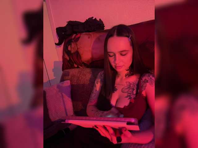 OriginalHOOLi live cam on BongaCams