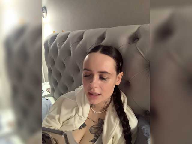 OriginalHOOLi live cam on BongaCams