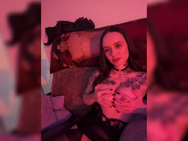 OriginalHOOLi live cam on BongaCams
