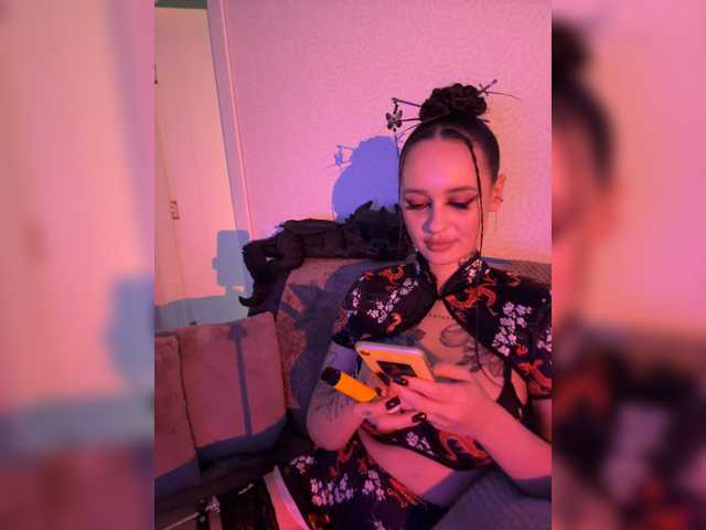 OriginalHOOLi live cam on BongaCams