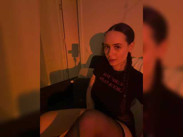 OriginalHOOLi's BongaCams show and profile