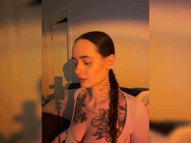 OriginalHOOLi's BongaCams show and profile