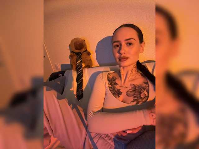 OriginalHOOLi's BongaCams show and profile