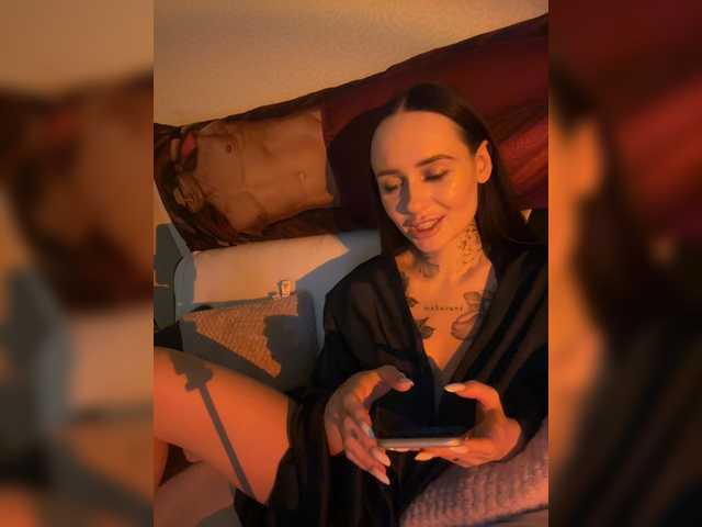 OriginalHOOLi live cam on BongaCams
