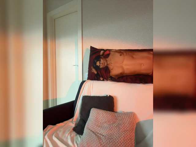 OriginalHOOLi live cam on BongaCams