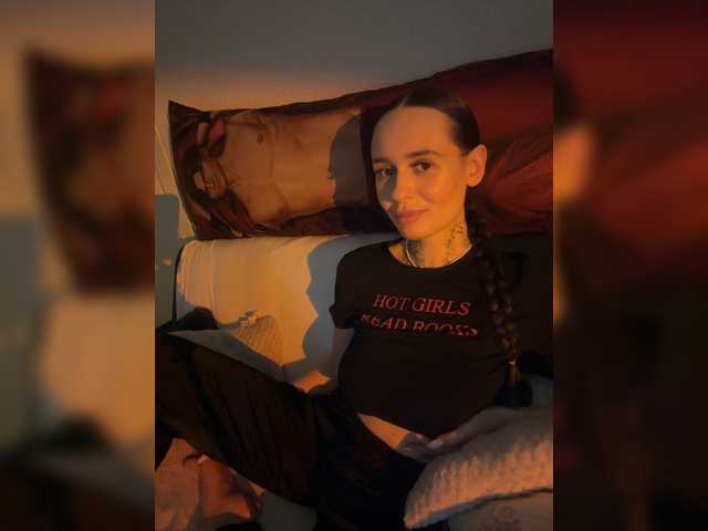 OriginalHOOLi live cam on BongaCams