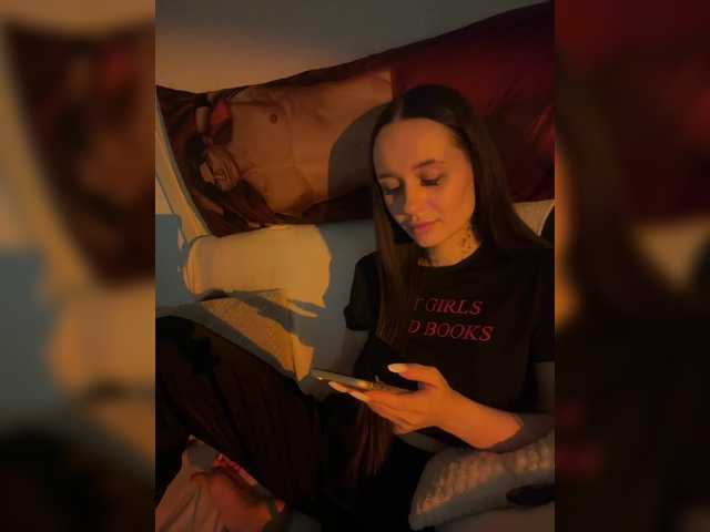 OriginalHOOLi live cam on BongaCams