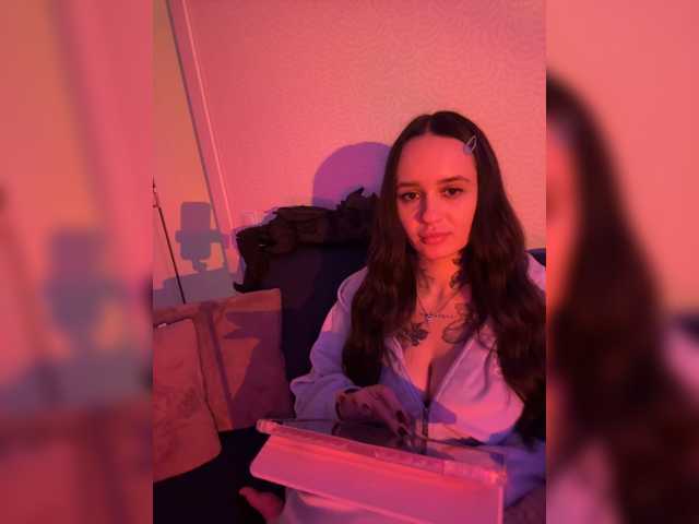 OriginalHOOLi live cam on BongaCams
