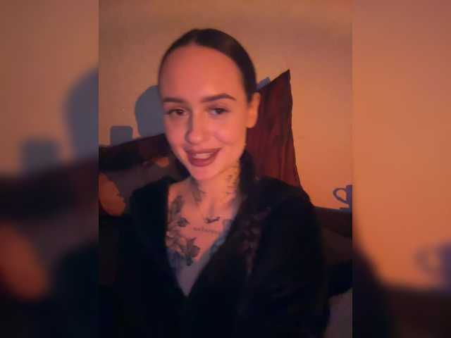 OriginalHOOLi's BongaCams show and profile