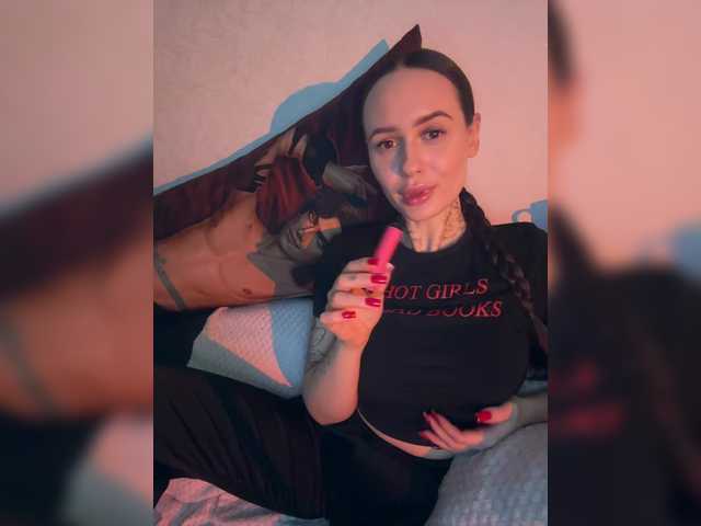 OriginalHOOLi's BongaCams show and profile