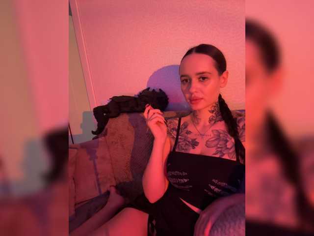 OriginalHOOLi live cam on BongaCams