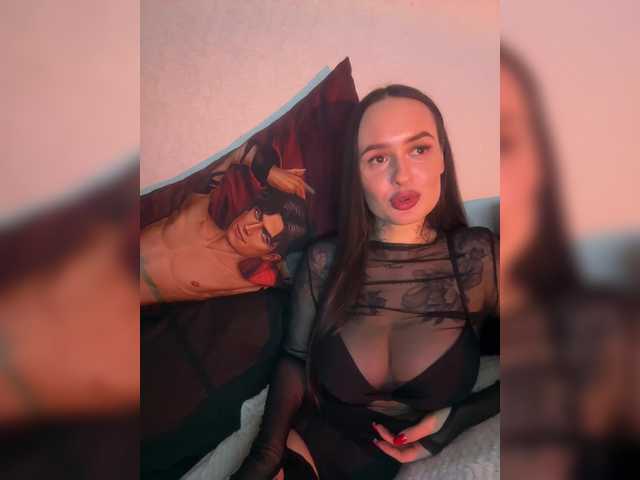 OriginalHOOLi's BongaCams show and profile