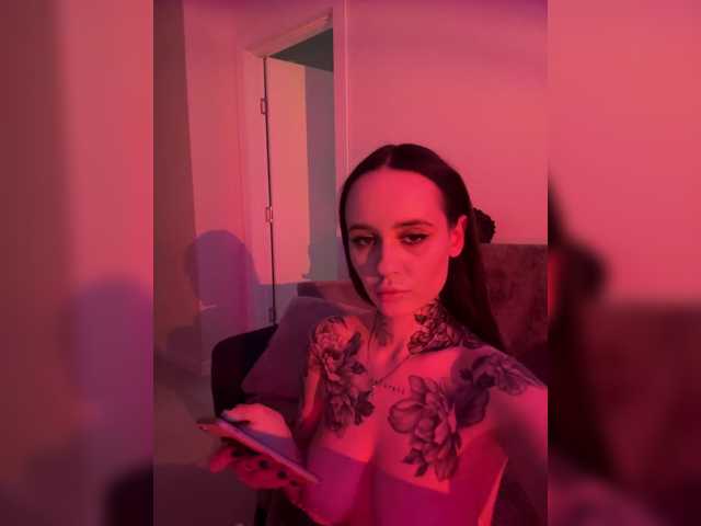 OriginalHOOLi live cam on BongaCams