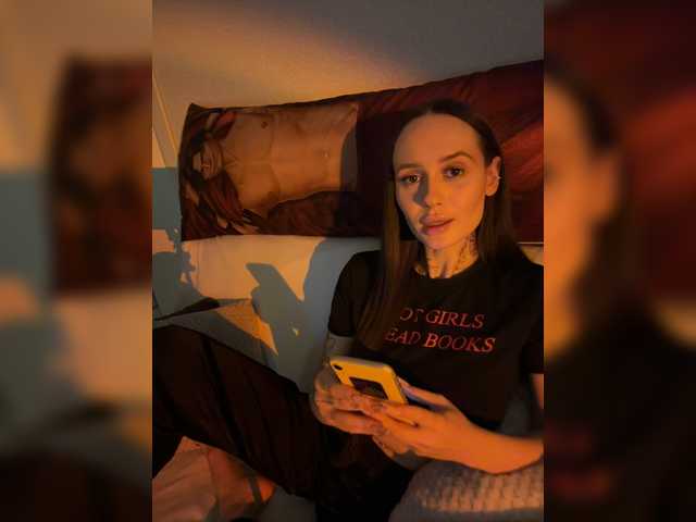 originalhooli cam belle