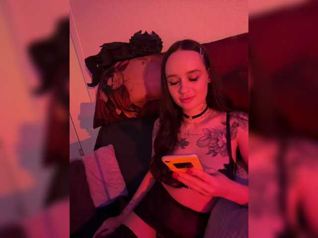 OriginalHOOLi live cam on BongaCams
