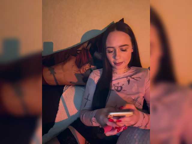 OriginalHOOLi's BongaCams show and profile