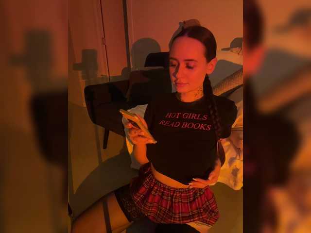 OriginalHOOLi's BongaCams show and profile