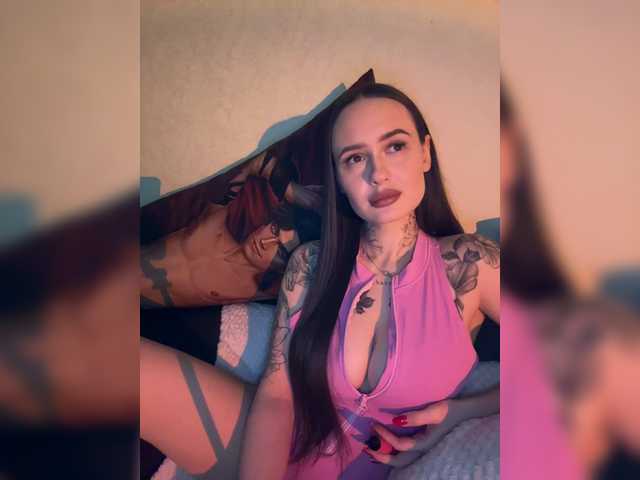 OriginalHOOLi's BongaCams show and profile