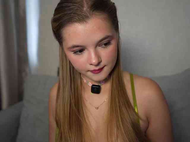 Tenderpassion's cam show statistics and live stream