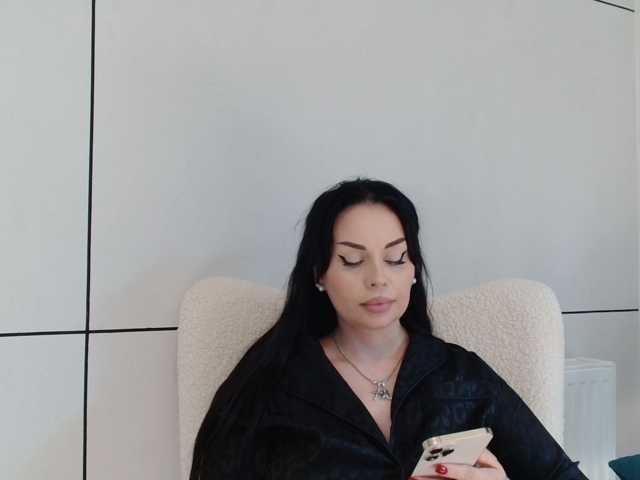 ElisCat, live now on BongaCams