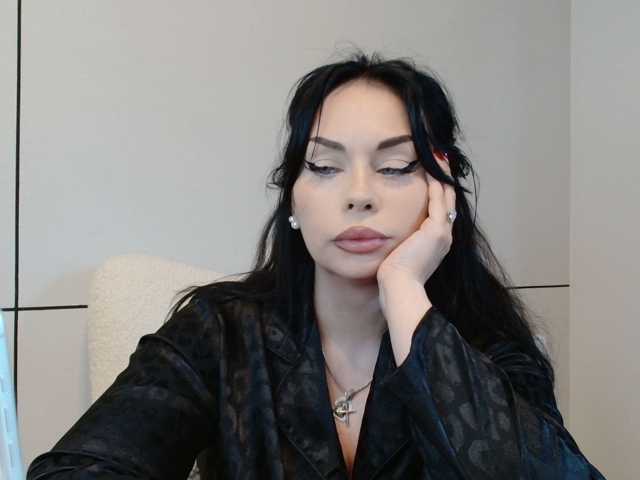 ElisCat, live now on BongaCams