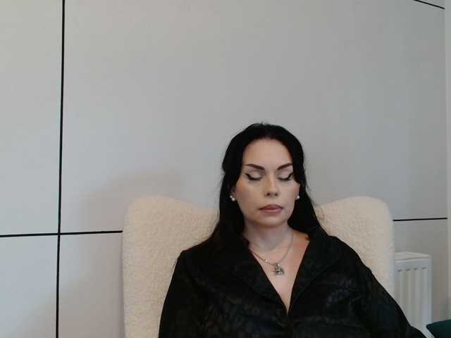 ElisCat, live now on BongaCams