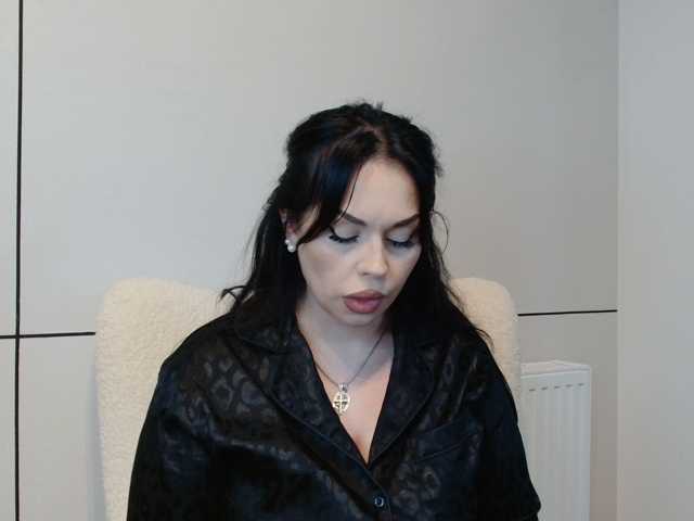 ElisCat, live now on BongaCams