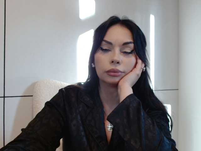 ElisCat, live now on BongaCams