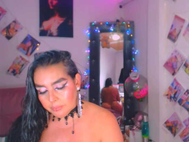 vanesaalatina live cam on BongaCams