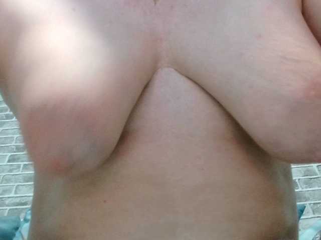 luhia555's BongaCams show and profile