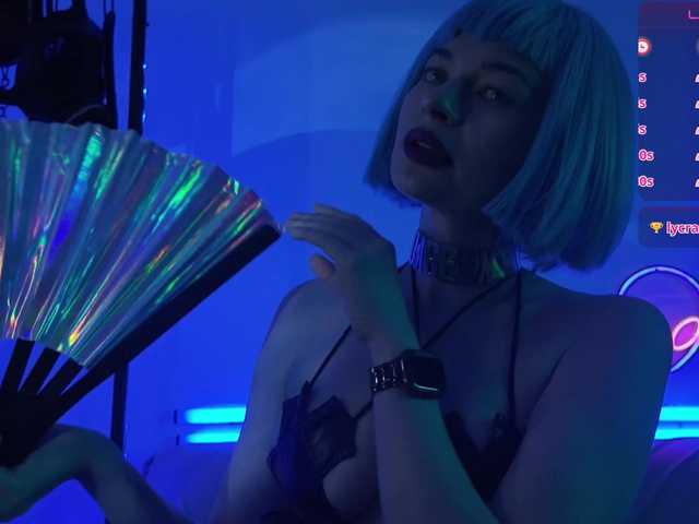 le modèle CyberXGoddess est en webcam porno dans un show sur le site bongacams, il possède les tags suivants: White/Caucasian,Brunette,Shaved