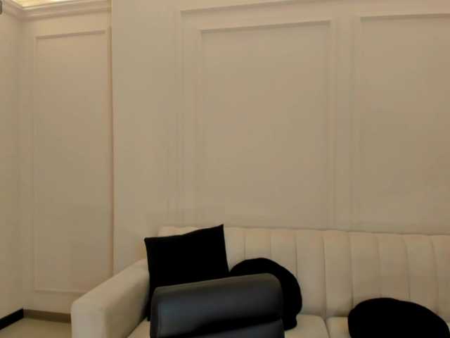 JuanitaClay live cam on BongaCams