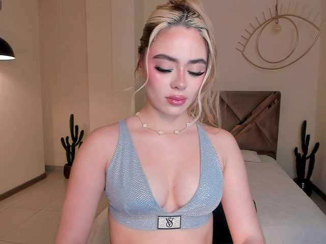 JuanitaClay live webcam show