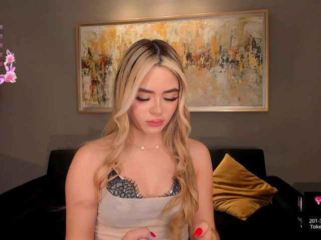 JuanitaClay live cam on BongaCams