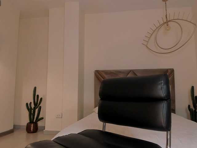 JuanitaClay live cam on BongaCams