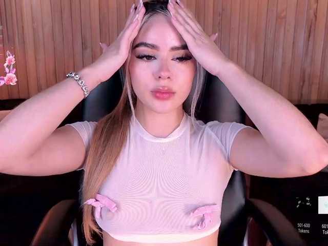 JuanitaClay live cam on BongaCams